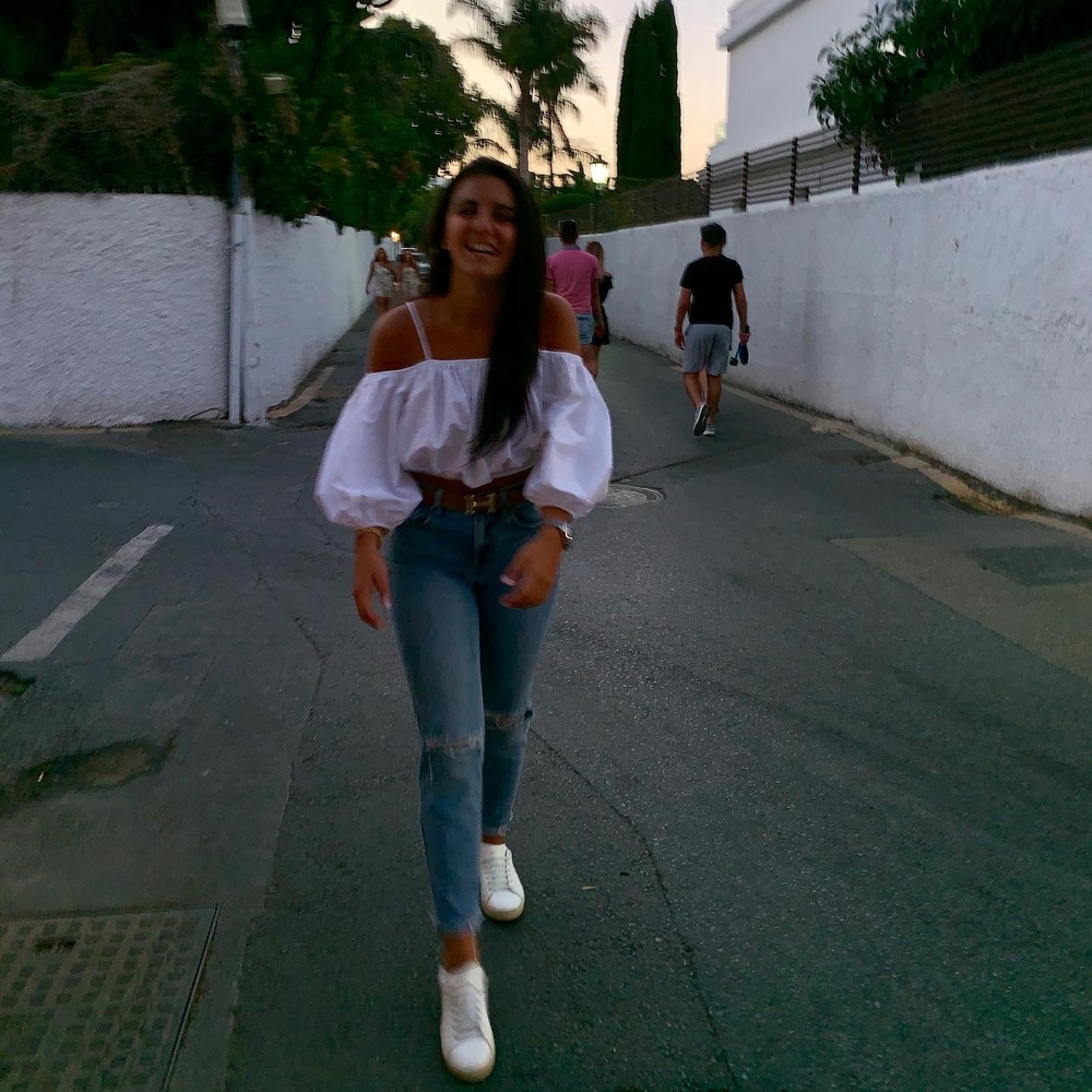 Meet your Posher, Mikaela